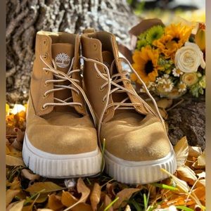 Timberlands!! Mustard Yellow Size 8.5